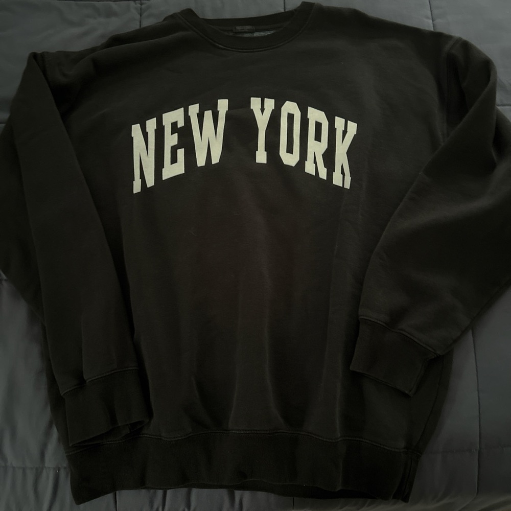 Brandy Melville Black New York Crewneck Sweater